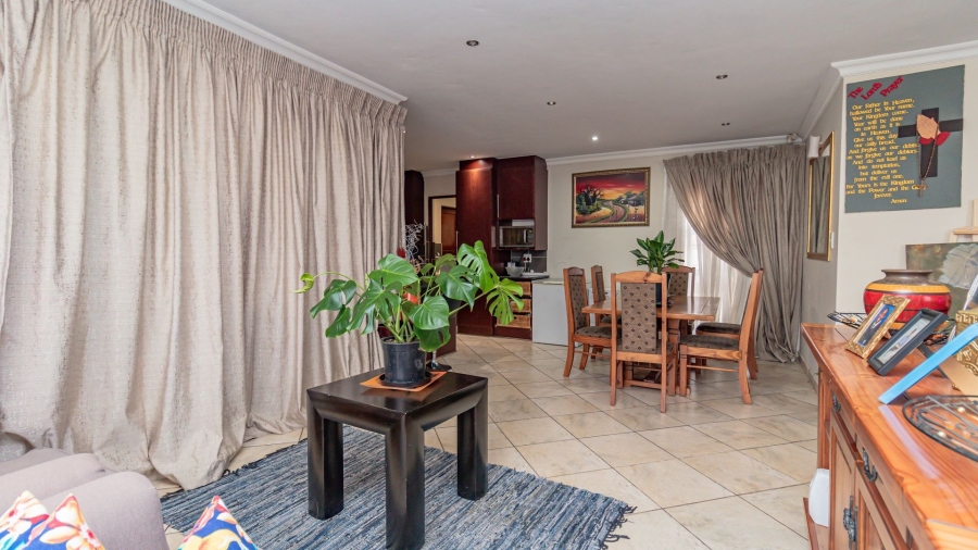 4 Bedroom Property for Sale in Safari Gardens North West